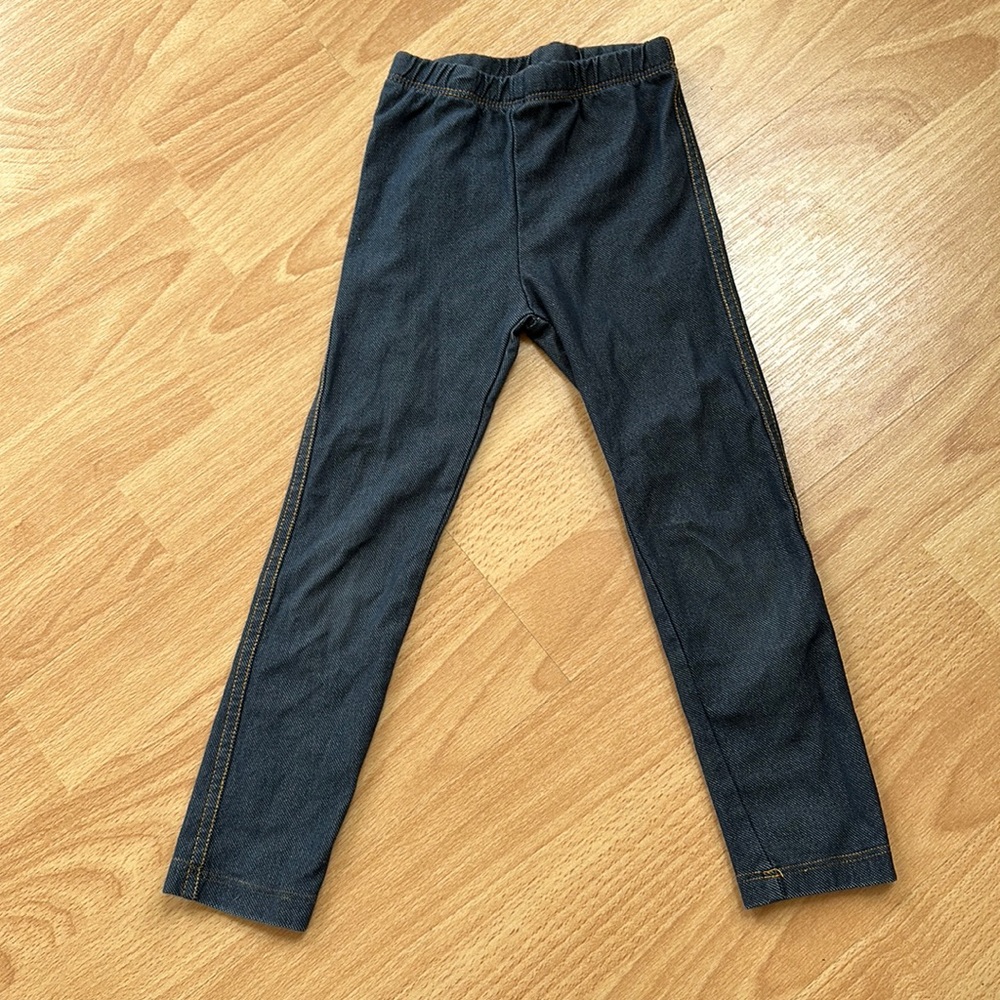 8/$25 The Children's Place Skinny Jeggings Size 4T